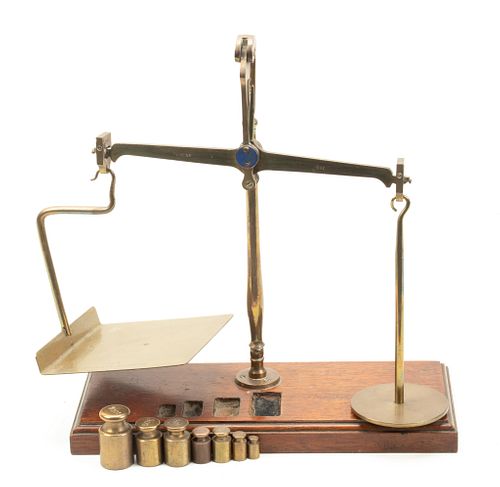 DEGRAVE & CO. (LONDON) BRASS & OAK SCALE WITH WEIGHTS, C. 1900, H 10", W 11"