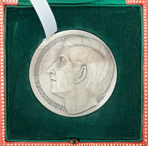 T.S. (LONDON) H.R.H. CHARLES PRINCE OF WALES SILVER TONE MEDAL, 1969, DIA 2", T.W. 73 GR 