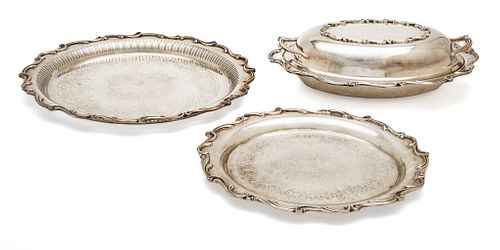Wilcox Silver Plate "Joanne" Pattern Trays And Entree Server L 11'' Dia. 13'' 3 pcs