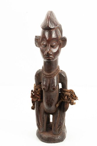 AFRICAN, TANZANIA POLYCHROME CARVED WOOD FEMALE KNEELING FIGURE WITH FIGURE, H 16.25", W 5", D 4.5" 