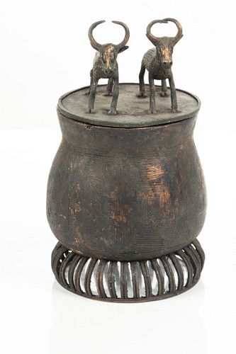 Benin,Nigeria Bronze Vessel Wildebeest Lid C. 16th/17th Century, H 9'' Dia. 5''