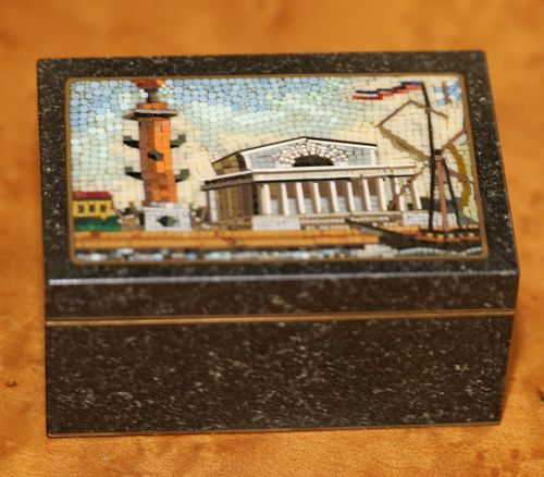 RUSSIAN MOSAIC AND PIETRA DURA HINGED BOX, H 1.75", W 3.5", D 2.5" 