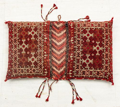 Turkmen Handwoven Wool Khorjin, 20th C., W 1' 6'' L 2' 9''