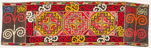 SUZANI EMBROIDERED WOOL TAPESTRY, W 1' 5", L 4' 10" 