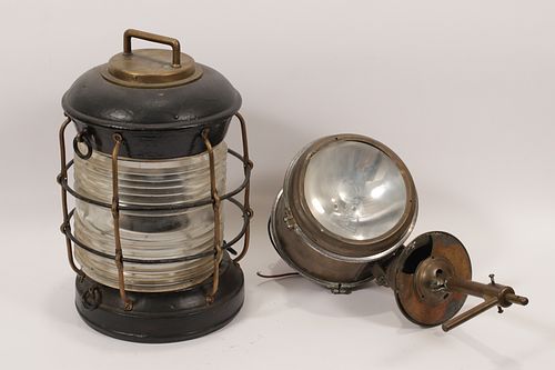THE KILBORN-SAUER CO. VINTAGE BRASS SHIP'S SEARCHLIGHT AND UNMARKED SHIP'S LANTERN, TWO PCS., H 23", W 9", D 8" (SEARCHLIGHT) 