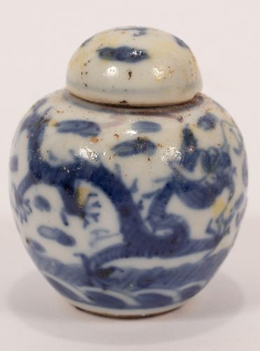 CHINESE BLUE AND WHITE CANTON PORCELAIN COVERED GINGER JAR 19TH.C. H 2" DIA 2" 