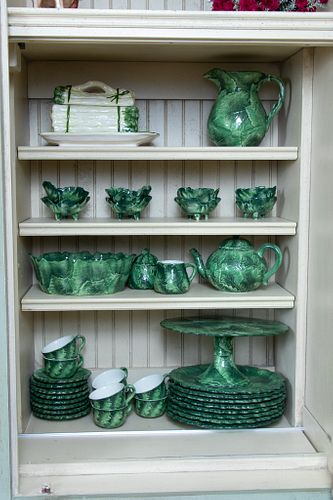 ITALIAN CABBAGE WARE POTTERY DINNER SERVICE FOR 8, 36PCS 