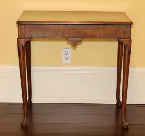 QUEEN ANN STYLE, MAHOGANY CONSOLE TABLE, H 28", L 30", D 19"