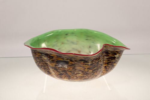 CHIHULY BLOWN GLASS BOWL, SHELL FORM, H 3.5", W 7.5", L 8.25" 