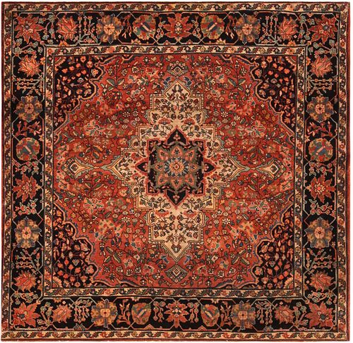 Antique Persian Sarouk Farahan Rug 4 ft 2 in x 4 ft 2 in (1.27 m x 1.27 m)