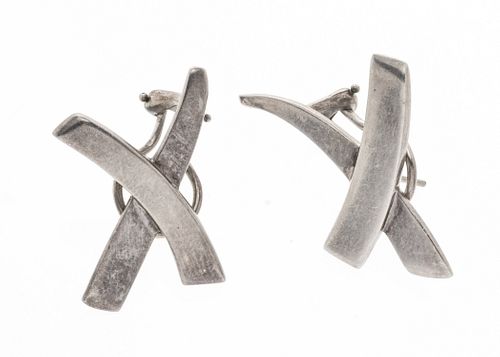 PALOMA PICASSO FOR TIFFANY & CO. STERLING SILVER EARRINGS, 1985, H 1", W 3/4", T.W. .28 TOZ 