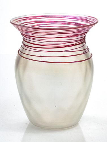 STEUBEN PINK THREADED OPALESCENT GLASS VASE, H 6.5" DIA 5.5" 
