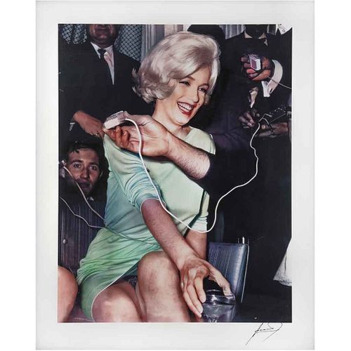ANTONIO CABALLERO, Marilyn Monroe en conferencia de prensa en el Hotel Hilton, Firmada, Impresión digital intervenida, 25 x 19.5 cm