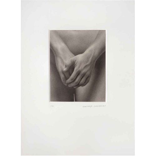 SANTIAGO CARBONELL, Sin título (manos), Firmado, Fotograbado P / A, 31 x 31 cm medidas del papel