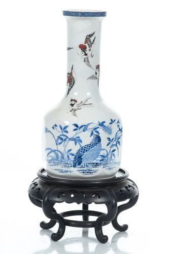 Chinese Qing Dynasty (1644-1911) Porcelain Vase, C. 1870, H 10'' Dia. 5''