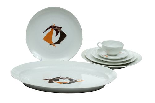 L. R. Mallet, "Decor 7"  Porcelain Dinner Service For 12 C. 1950, 73 pcs