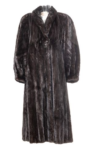 Park Place Furs, N.Y. Full Mink Coat, W 19'' L 51''