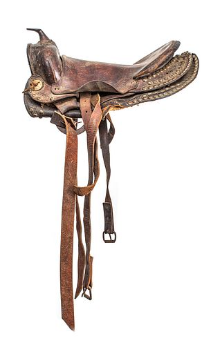AMERICAN WESTERN STYLE LEATHER SADDLE EARLY 20TH C., W 14", L 17" 