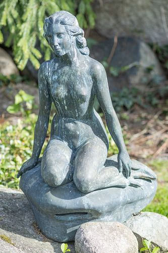 BRONZE FOUNTAIN DEPICTING A  MERMAID ON A ROCK, H 30" W 17" D 15" 