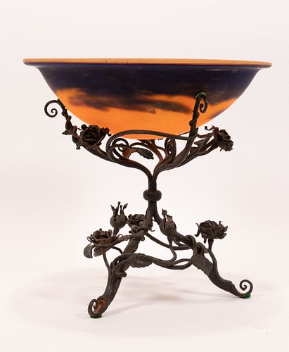 VERRERIE D'ART DEGUE (FRENCH, 1926–1939) ART GLASS BOWL ON WROUGHT IRON STAND, CIRCA 1900, H 11.25", DIA 11.75" 