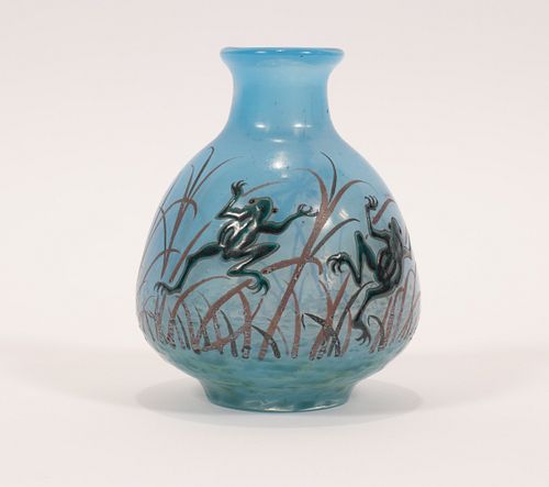CRISTALLERIE D'EMILE GALLE (FRENCH, 1874–1936) CAMEO GLASS VASE, CIRCA 1910, H 3.75" DIA 2.75" 