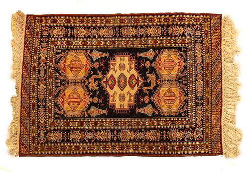 PERSIAN HANDWOVEN WOOL RUG, 20TH C., W 3' 10", L 4' 10" 