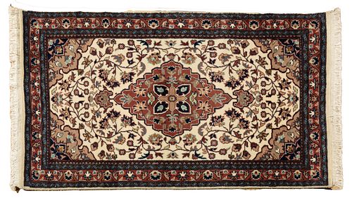 INDO-PERSIAN HANDWOVEN WOOL RUG, C. 2000, W 3', L 5' 