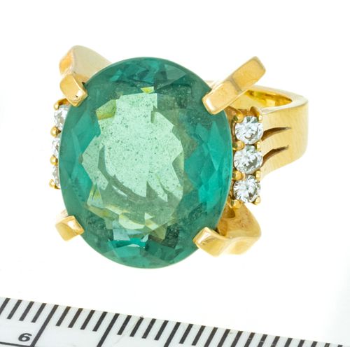 * TOURMALINE AND 14KT YELLOW GOLD RING WITH DIAMONDS 