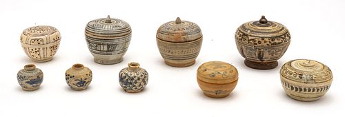 CHINESE STONEWARE AND PORCELAIN COVERED VESSELS AND JARS, 20TH C., NINE PIECES, H 2" TO 4.5" 