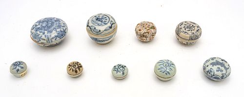CHINESE PORCELAIN COVERED BOXES, NINE PIECES, H 1" TO 3" 