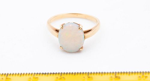 + 14KT YELLOW GOLD OVAL OPAL RING C 1960 SIZE 8 1/2 