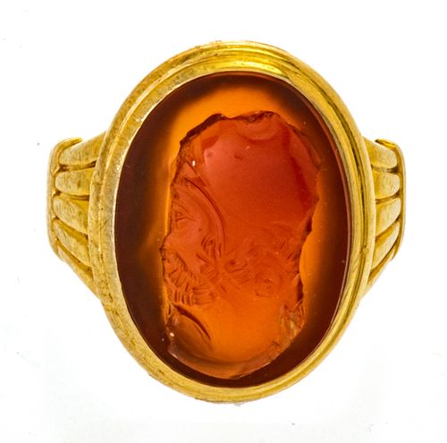 + MAN'S CAMEO RING, 10 KT. C 1940 SIZE 7 