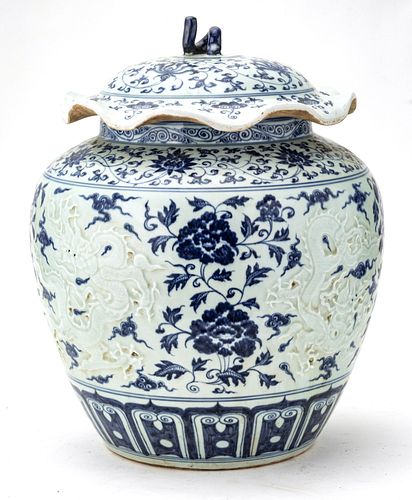 CHINESE PORCELAIN COVERED JAR, H 18", DIA 15"