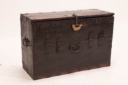 CHINESE SEA CHEST 18TH.C. H 27" L 40" 
