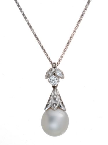 11 MM.PEARL AND DIAMOND PENDANT, 14 KT GOLD CHAIN 