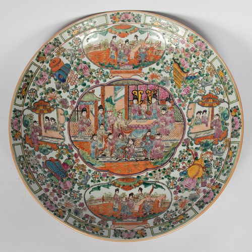 CHINESE ROSE MEDALLION PORCELAIN CHARGER, C. 1930, DIA 18"