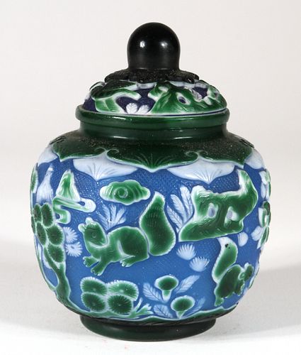 CHINESE CAMEO GLASS COVERED JAR H 4.5" DIA 3.25" 