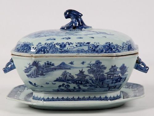 EARLY CANTON BLUE AND WHITE PORCELAIN TUREEN