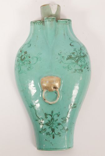 CHINESE PORCELAIN WALL POCKET, 18TH C, H 8.5", W 4.25"
