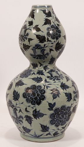 CHINESE BLUE AND WHITE PORCELAIN GOURD FORM VASE, H 18.5", DIA 10" 