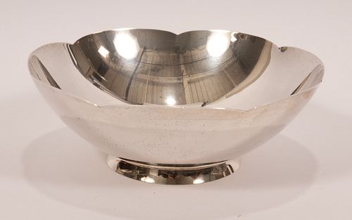 TIFFANY & CO MAKERS STERLING SILVER BOWL, 19.9 TR OZ H 3" DIA 9" 