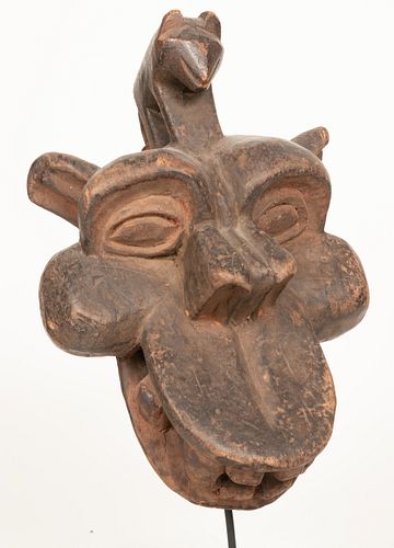 KOM, CAMEROON, AFRICAN, WOOD  MASK H 16" W 11" 