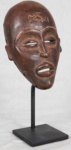 WEST AFRICA ART CARVED WOOD "PASSPORT" MASK H 5.2" W 3.3" 