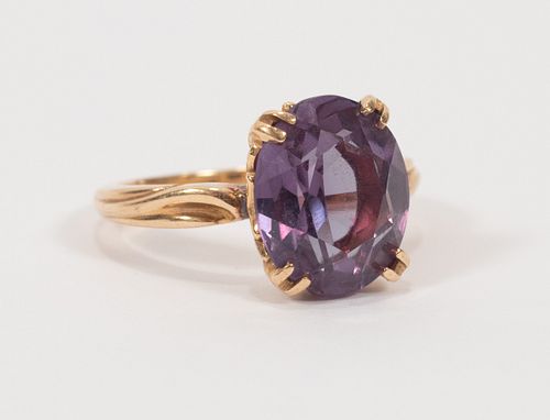 14KT YELLOW GOLD & AMETHYST RING, SIZE 6.25, T.W. 5 GR 