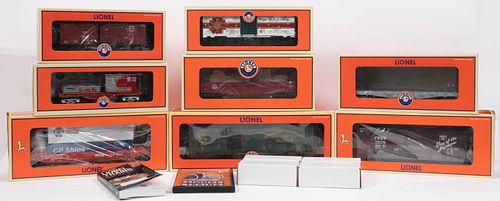 LIONEL BOXED TRAINCARS & ACCESSORIES, 20/21ST C, 14 PCS, L 5"-16" (BOXES) 