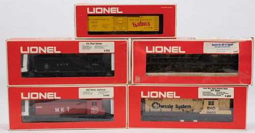 LIONEL BOXED TRAINCARS, C. 1970, 5 PCS, L 13"-15" (BOXES) 