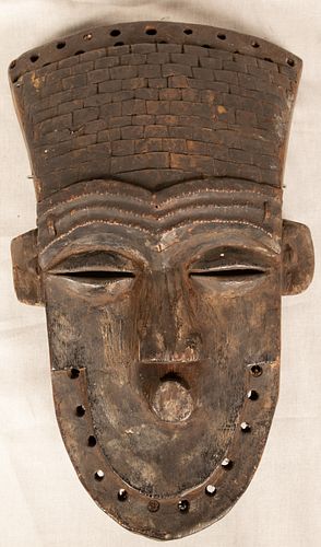 CARVED WOO MASK H 12" W 7" 