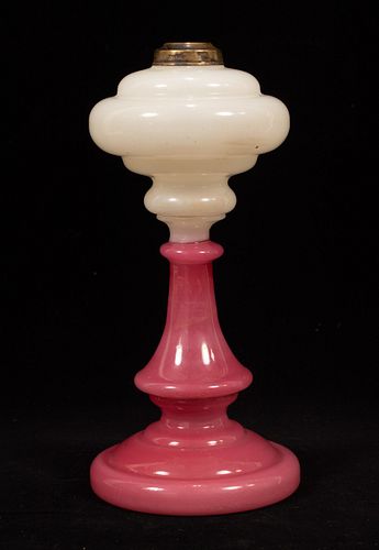 AMERICANA VICTORIAN GLASS OPAQUE SANDWICH TABLE LAMP, C 1840 H 10.5" 