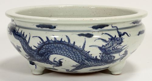 CHINESE TRI FOOT BLUE AND WHITE PORCELAIN DRAGON BOWL H 5" DIA 11.5" 