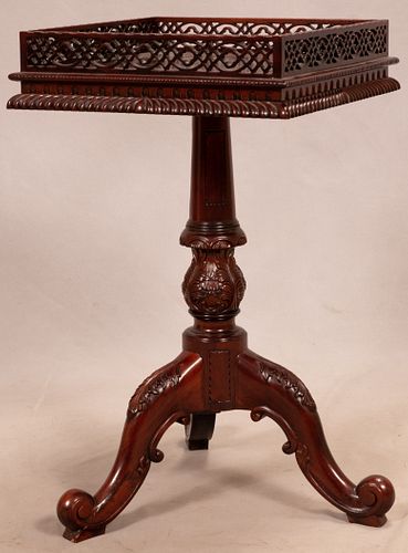 CHIPPENDALE STYLE MAHOGANY PEDESTAL, H 27", W 15"